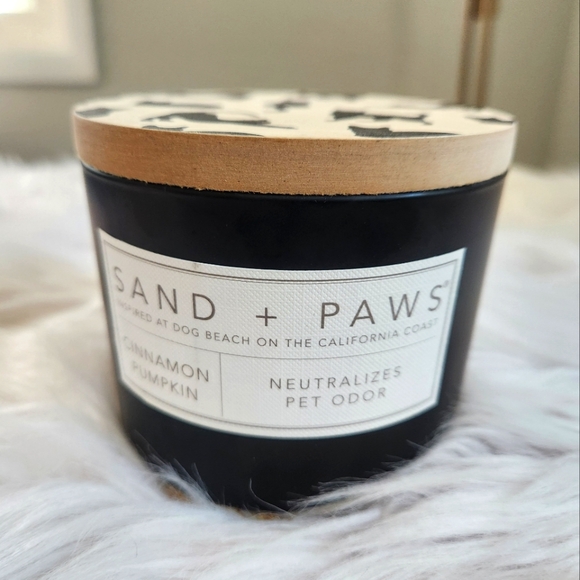 New Halloween Sand + Paws Soy Wax Blend 12 oz Candle - Cinammon Pumpkin - Picture 4 of 5